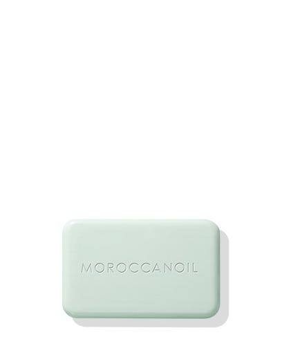 Create a rich lather in hands and use Moroccanoil® Soap to massage and cleanse the entire body. Rinse thoroughly with warm water.  TIP: Follow with a body moisturizer. Try Moroccanoil Body Soufflé, Body Butter or Dry Body Oil.