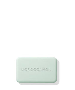 Create a rich lather in hands and use Moroccanoil® Soap to massage and cleanse the entire body. Rinse thoroughly with warm water.  TIP: Follow with a body moisturizer. Try Moroccanoil Body Soufflé, Body Butter or Dry Body Oil.