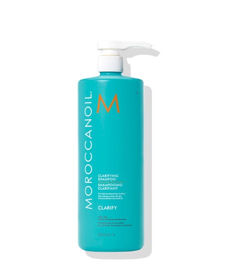 HOW-TO Wet hair completely to activate a rich, luxurious lather from the highly concentrated Moroccanoil® Clarifying Shampoo. To completely remove buildup, continue to add water while gently massaging the shampoo throughout hair and scalp. Rinse thoroughly until water runs clear. Repeat if needed. Follow with a Moroccanoil conditioner or mask. This clarifying shampoo may be used twice a month; or up to once or twice weekly for those who use a lot of hair products, swim regularly or have hard water.