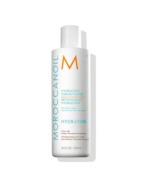 After shampooing, squeeze excess water and apply Moroccanoil® Hydrating Conditioner from mid-length to ends. Leave on for 1–2 minutes and rinse well. Use regularly for best results.